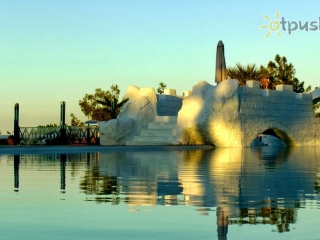 Zening Resorts