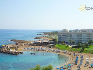 Pola Costa Beach