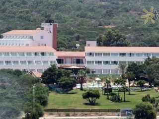 Adelais Bay