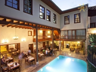 Mediterra Art Hotel