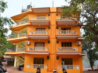 Da Orange House