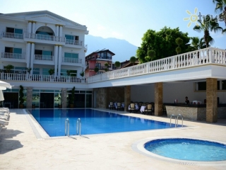 Belrose Beach Hotel