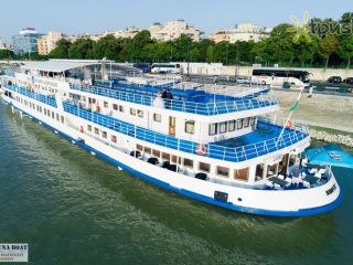 Fortuna Boat Hotel