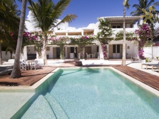 Uzuri Villa