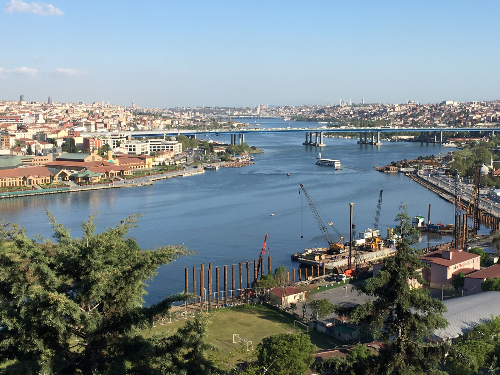 Csk the halich port istanbul. Гала порт Стамбул. Морской порт Стамбул. Порт Стамбул фото. Галапорт Стамбул.